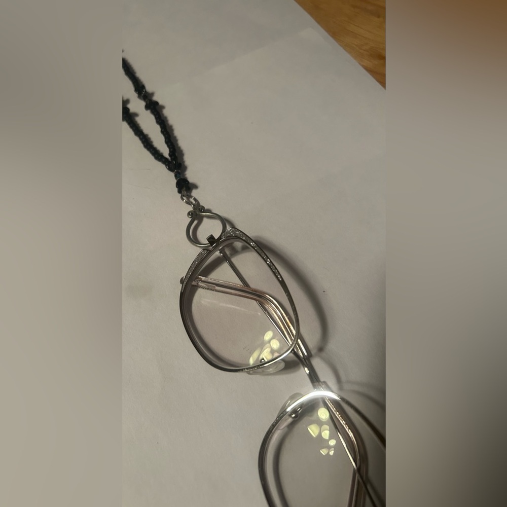 Black and Iridescent Beaded Eyeglass Holder/Lanyard Necklace (glasses not incld) - Picture 2 of 6